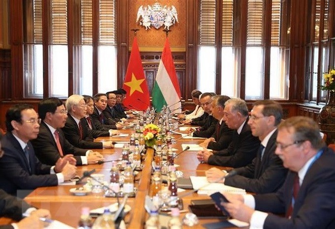Vietnam, Hungary agree to lift relations to comprehensive partnership - 1