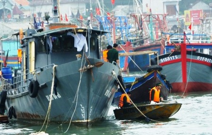 Typhoon Haiyan changes course, threatens north - 2