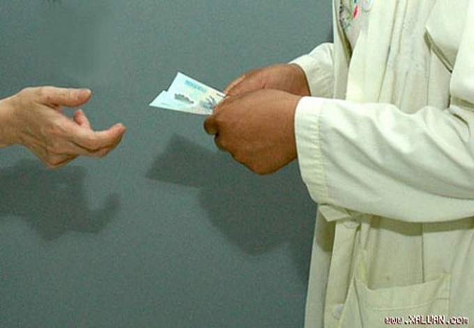 Bribery runs rampant in Vietnam’s health sector - 1