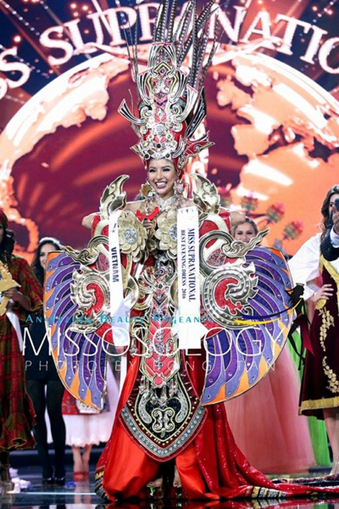 Stylised national dress wins best costume at Miss Supranational - 1