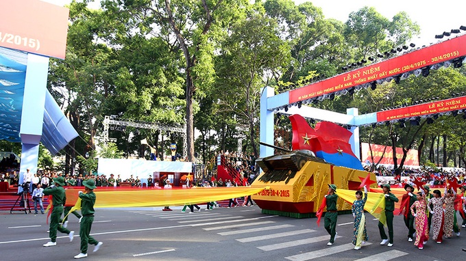 National parade to celebrate Reunification Day in HCM City - 3 National parade to celebrate Reunification Day in HCM City - 3