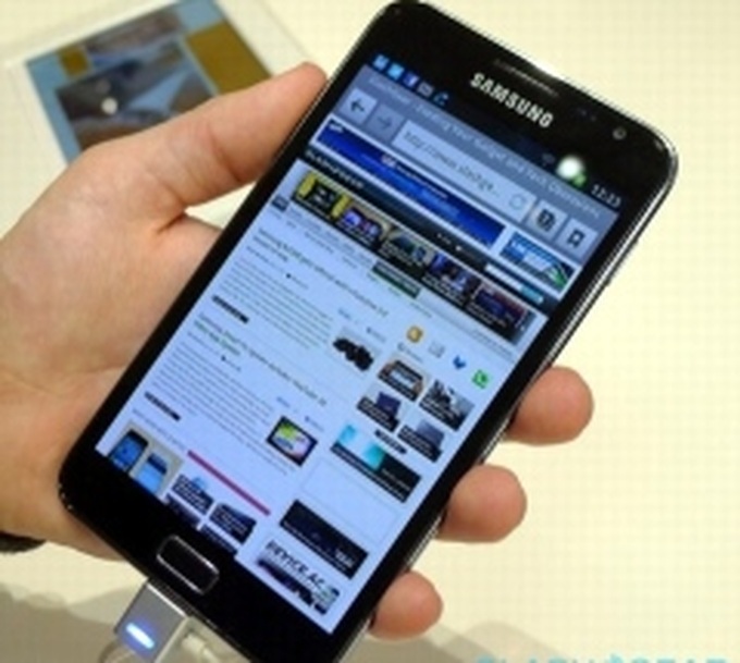 Vietnam's smartphone users to reach 21 pct by year-end - 1