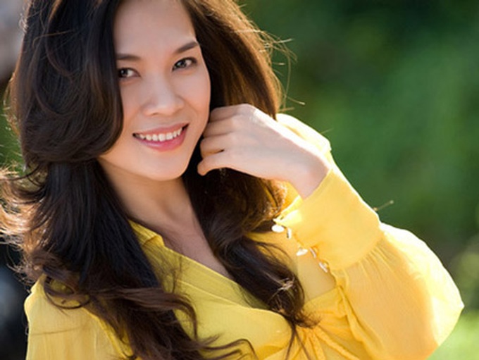 Pop star accused of excessive appearance fee - 1