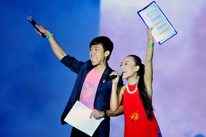 Vietnamese, foreign singers heat MTV Exit 2012 - 2 Vietnamese, foreign singers heat MTV Exit 2012 - 2