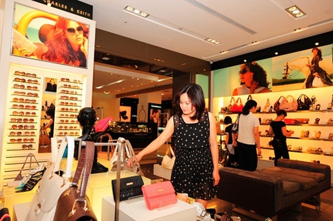 Hanoi women spend an average USD200 on shopping sprees - 1