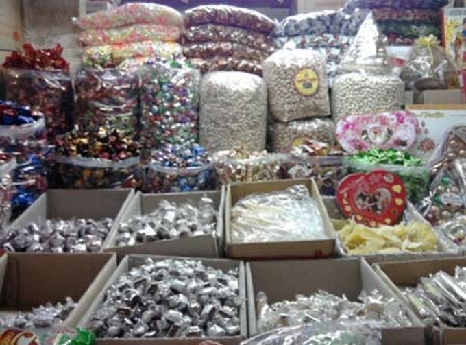 Fake candies flood holiday market - 1