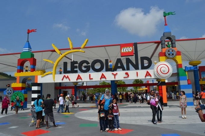 Malaysia targets 29.4 million tourist arrivals in 2015 - 1