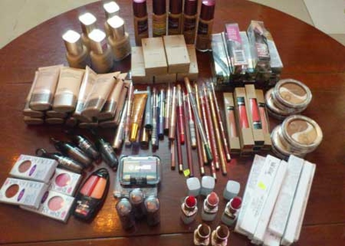 Misleading cosmetics adverts rampant in HCMC - 1