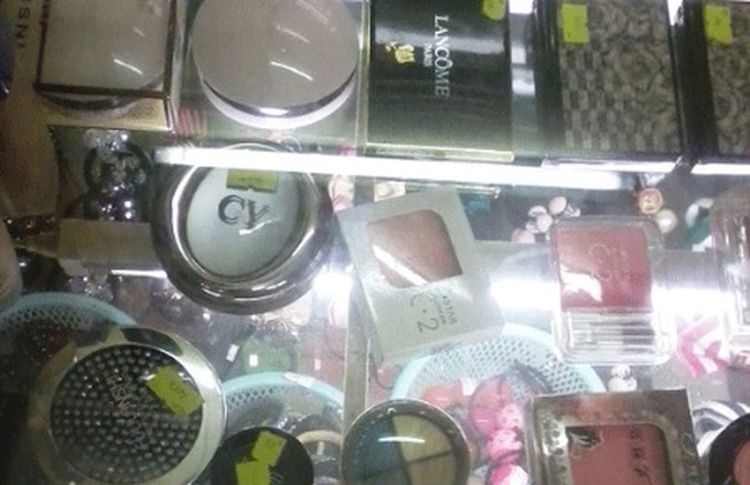 Survey reveals Hanoi awash with counterfeit cosmetics - 1 Survey reveals Hanoi awash with counterfeit cosmetics - 1