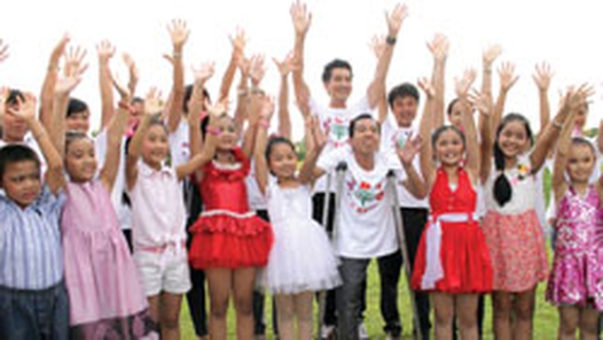 Agent Orange victim inspires peace song - 1 Agent Orange victim inspires peace song - 1