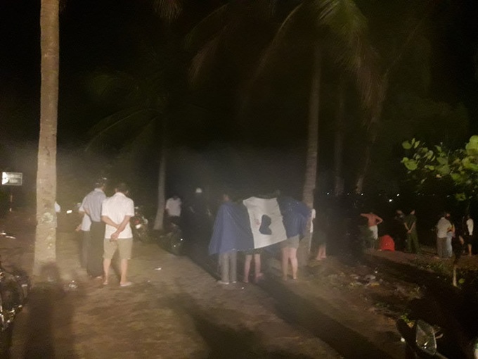 Two drowned, one missing in Quy Nhon beach - 1