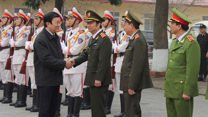 Mobile police should maintain national security and order - 1