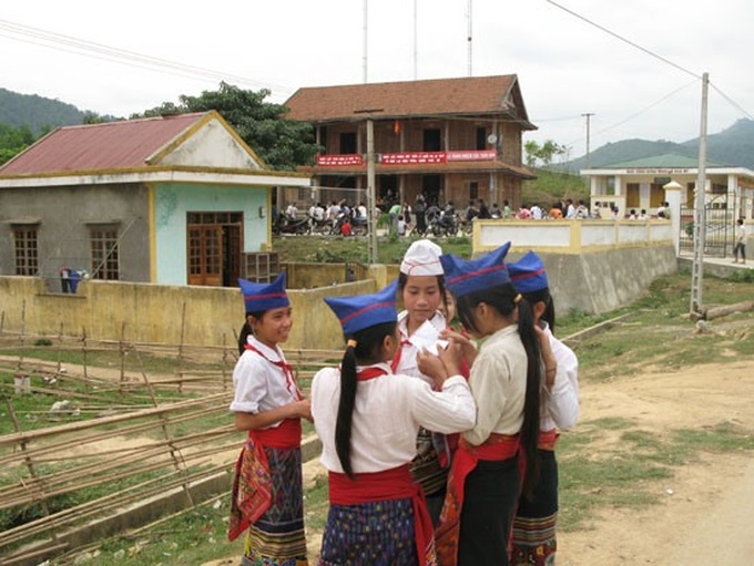 Cultural custom forces Mông girls into child marriage - 1