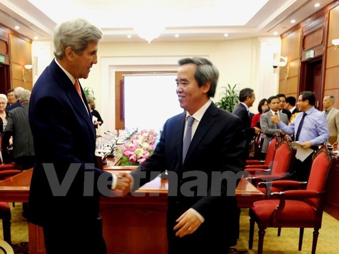 Ex-Secretary of State Kerry pledges US support for Vietnam’s clean energy - 1