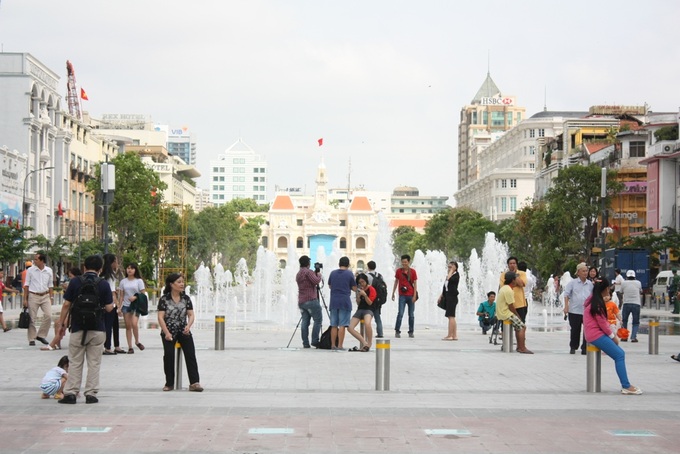 Saigon enjoys first pedestrian mall - 1 Saigon enjoys first pedestrian mall - 1