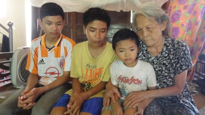 Three boys struggle to care for grandmother after losing parents - 1