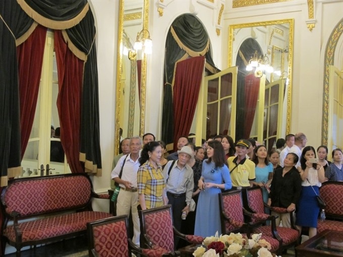 Tours to Opera House put on hold - 1 Tours to Opera House put on hold - 1