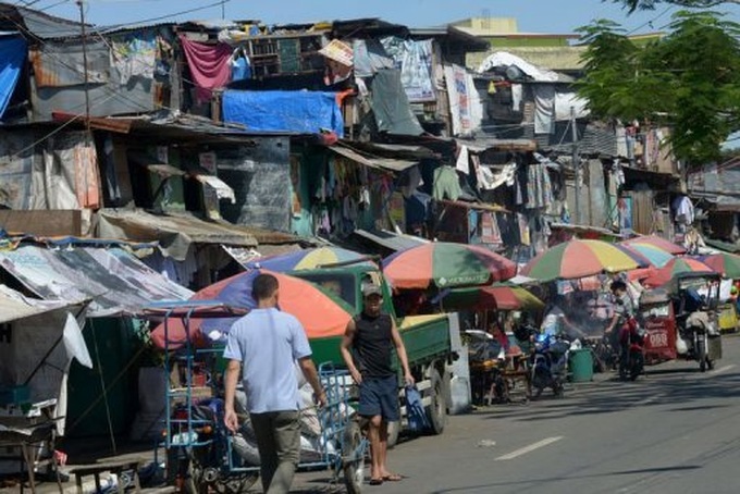 Philippines plans to lift millions out of poverty - 1