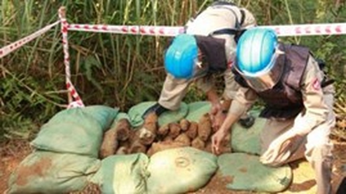 Vietnam hosts first ASEAN Meeting on UXO - 1 Vietnam hosts first ASEAN Meeting on UXO - 1