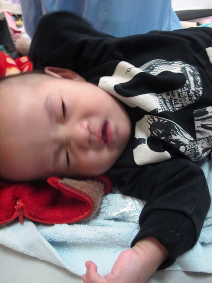 A poor couple seeks help to save twins - 2 A poor couple seeks help to save twins - 2