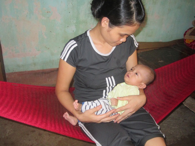 A poor couple seeks help to save twins - 1 A poor couple seeks help to save twins - 1