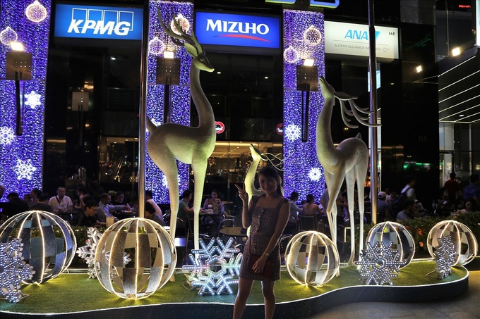 HCM City brightens up for Christmas - 9