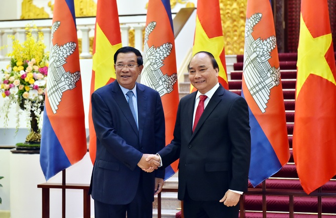 PM holds talks with Cambodian counterpart - 1 PM holds talks with Cambodian counterpart - 1