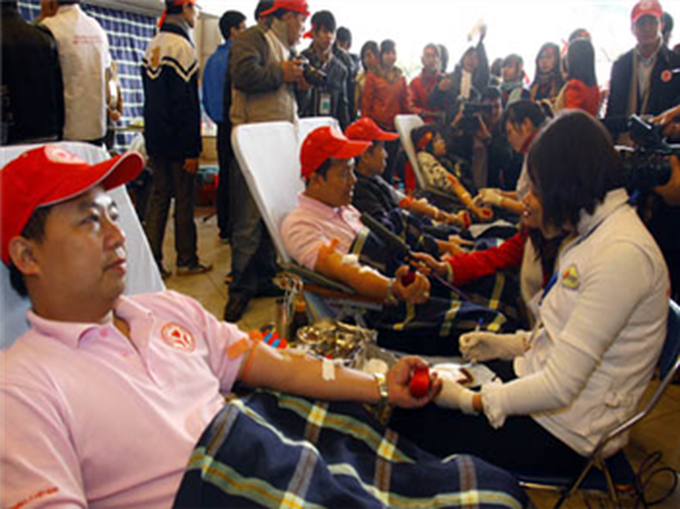 Blood donation campaign proves successful - 1 Blood donation campaign proves successful - 1