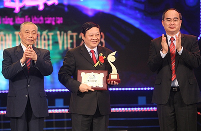 “Mobile Advertising Network” wins 1st prize of Vietnam Talents Awards 2013 - 4 “Mobile Advertising Network” wins 1st prize of Vietnam Talents Awards 2013 - 4
