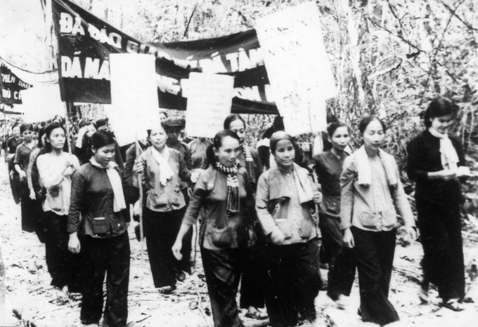 Photo exhibition pays tribute to women's strength in wartime - 12