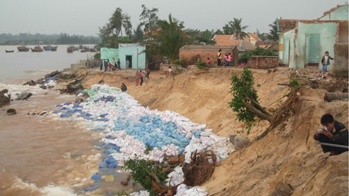 Rising sea levels threaten central region's coastline - 1