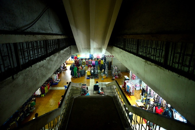 Traders demand repair of old market - 2