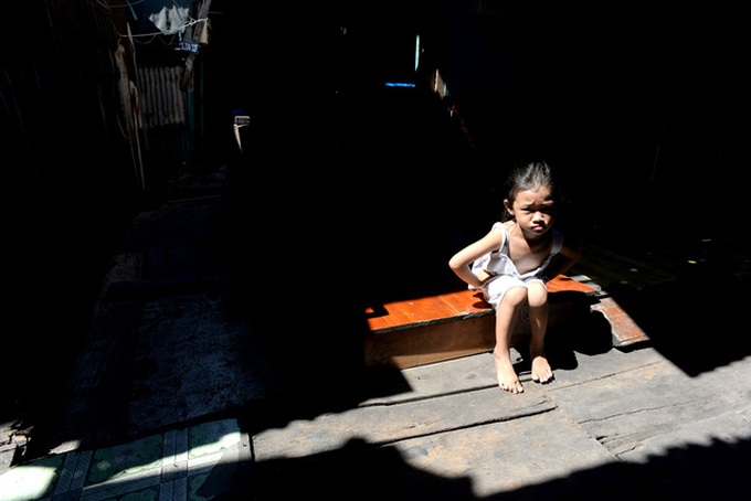 Saigon river slum life - 11