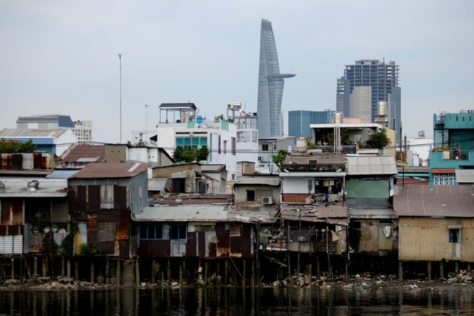 Saigon river slum life - 1