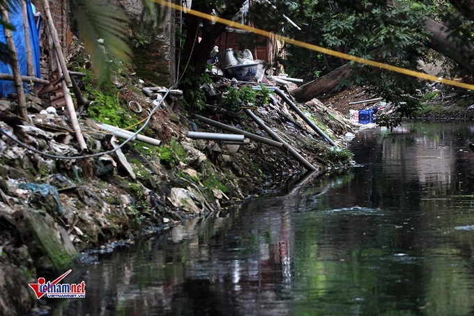 Hanoi river faces years of serious pollution - 6 Hanoi river faces years of serious pollution - 6