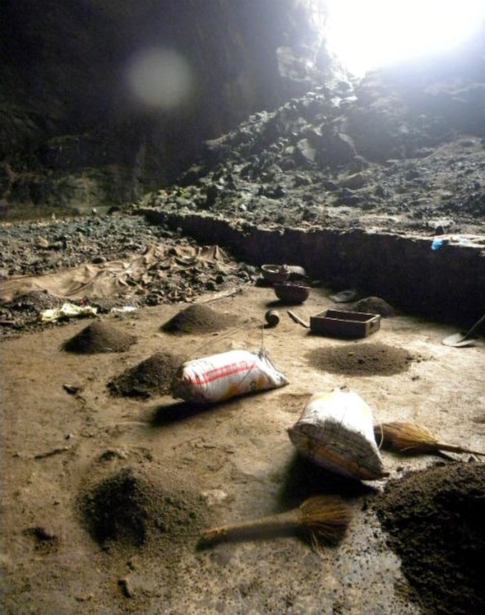 People make a living from bat guano collecting - 7