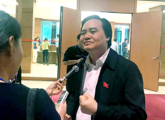 Education minister eases concerns over PhD project - 1