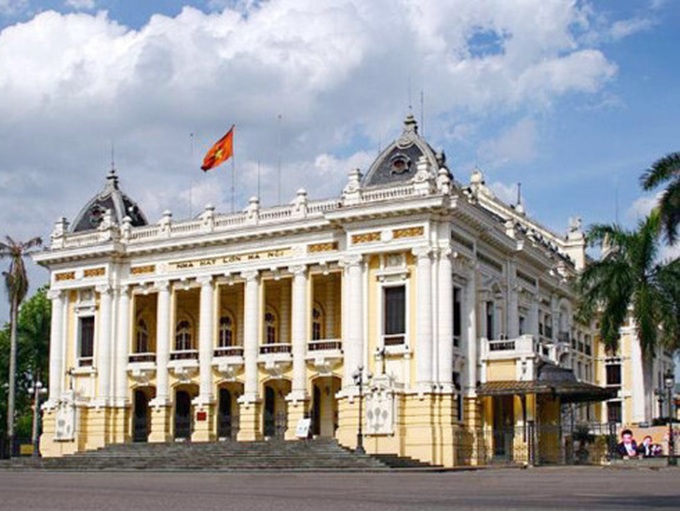 Hanoi Opera House opens for tourists - 1 Hanoi Opera House opens for tourists - 1