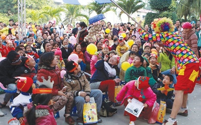 Vietnamese leaders extend Christmas cheer to local Christian community - 1