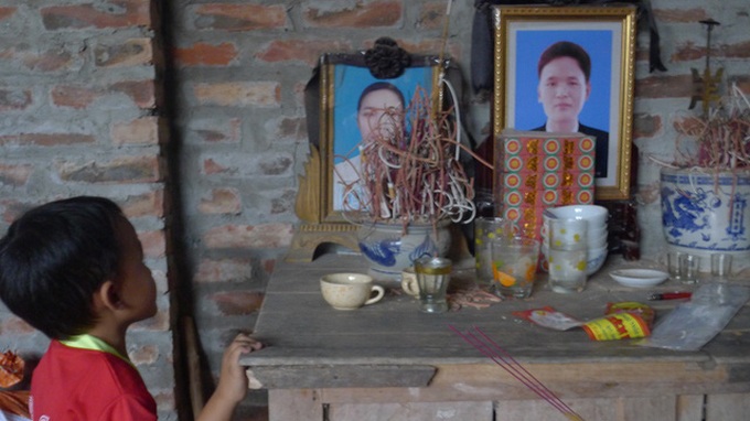 Three poor orphans desperately need help - 2