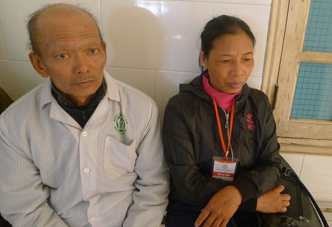 Couple on the brink of death fear for children's future - 1