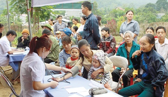 NA Chairman recognises young doctors for volunteering for Vietnam - 1
