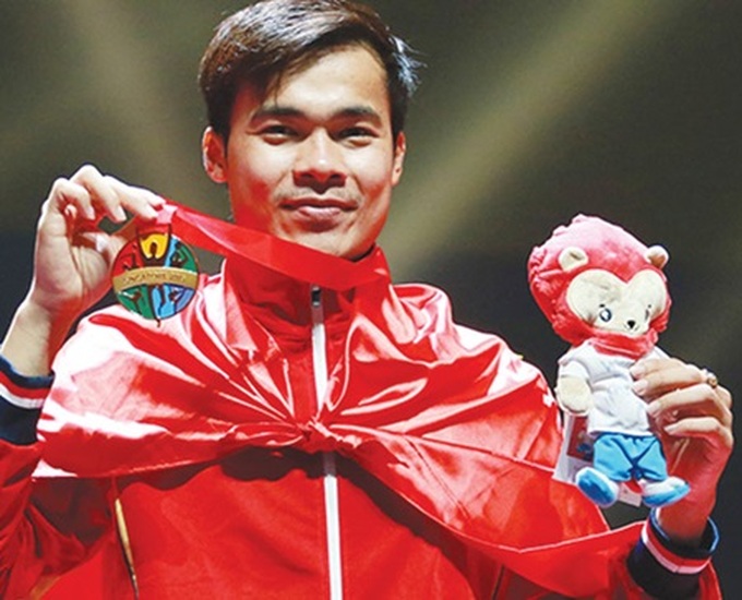 Fencer Nhat wins first gold - 1 Fencer Nhat wins first gold - 1