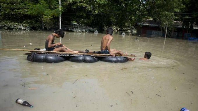 Hundreds dead, millions displaced as monsoon heaps misery on Asia - 1 Hundreds dead, millions displaced as monsoon heaps misery on Asia - 1