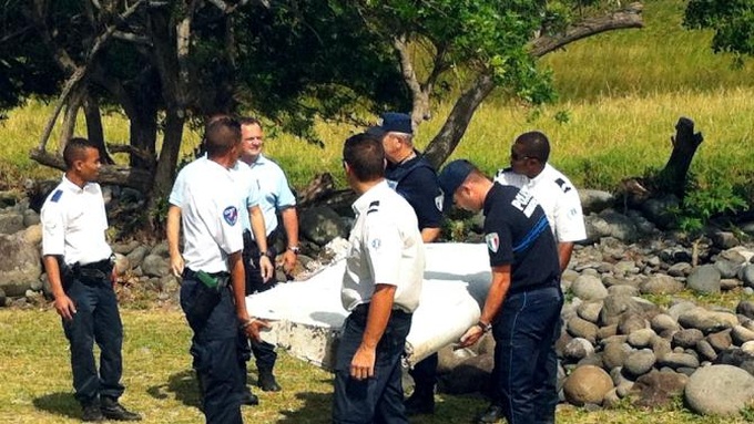 Plane debris to be probed in France as MH370 enigma swirls - 1 Plane debris to be probed in France as MH370 enigma swirls - 1