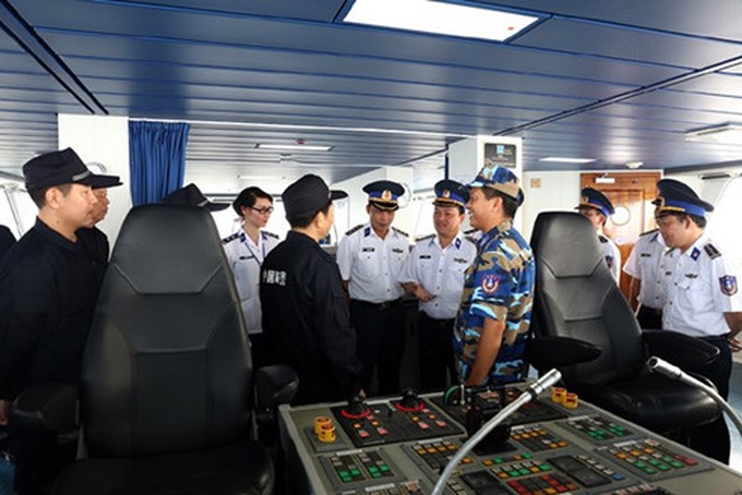 Vietnam, China coast guards conduct joint fishery patrol - 1