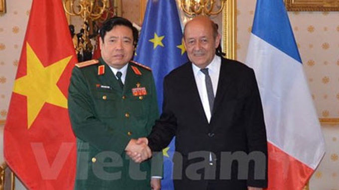 Vietnam, France Defence Ministers meet in Paris - 1