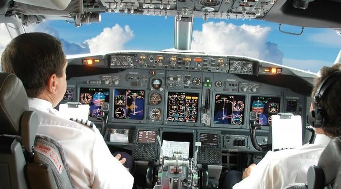 Vietnam Airlines increases pilot salaries - 1