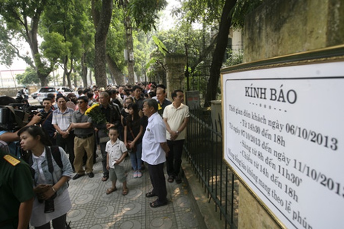 Thousands pay respects to revered General Vo Nguyen Giap - 4 Thousands pay respects to revered General Vo Nguyen Giap - 4
