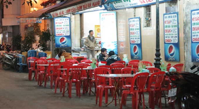 Hanoi Food Street fails to attract visitors - 1